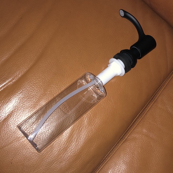 NWOT Top Refill Soap Dispenser ABS Pump Head 17oz Lotion Bottle Built-in Design - Picture 2 of 13